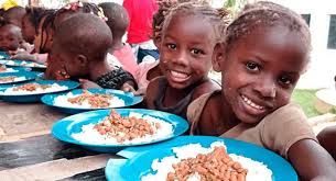 Edificação dos 180 (cento e oitenta) ou 216 (duzentos e dezasseis) centros distritais de acolhimento e protecção social previstos no PEIUHAR